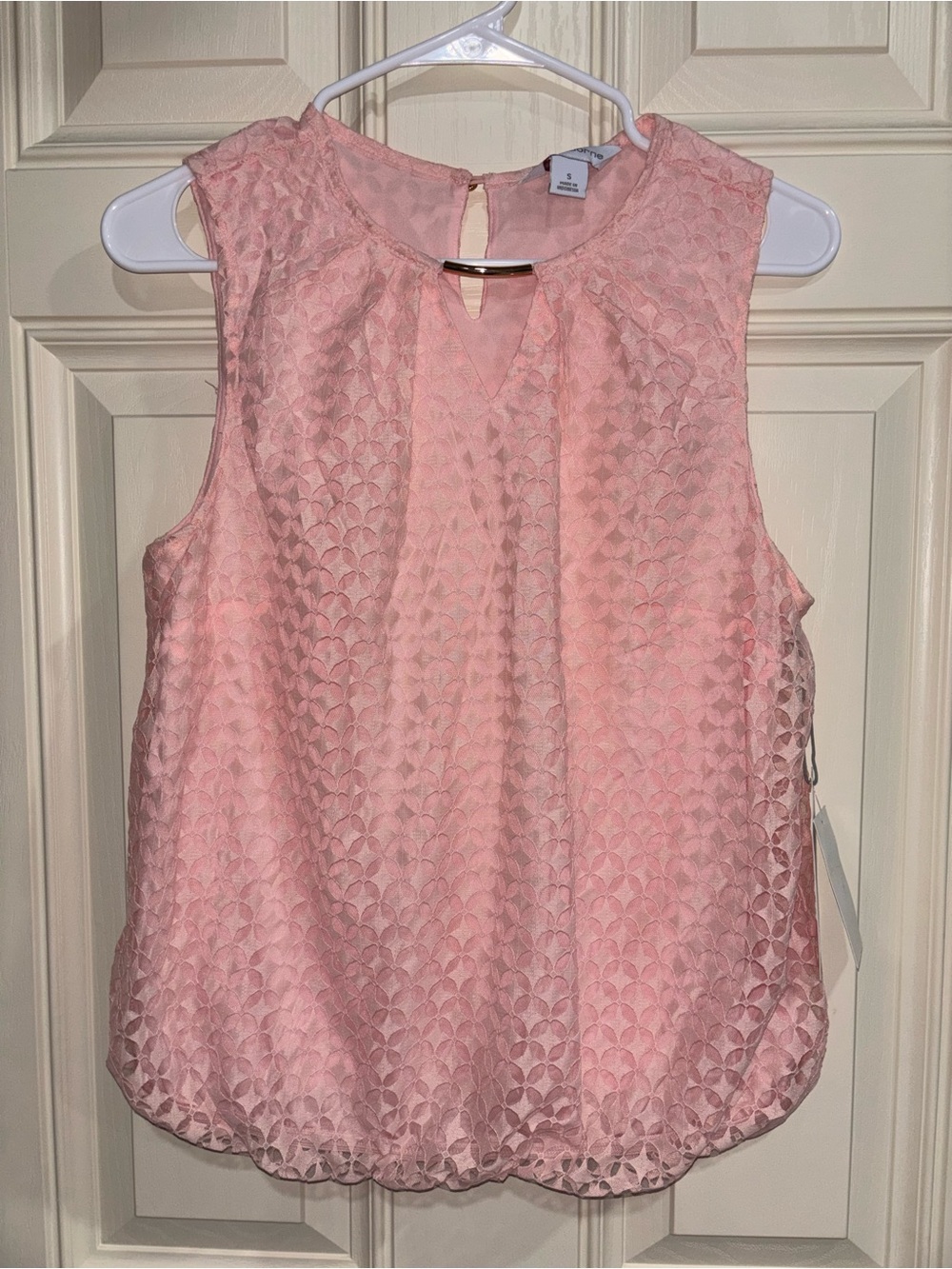 Liz Claiborne Pink Sleeveless Textured Keyhole Top